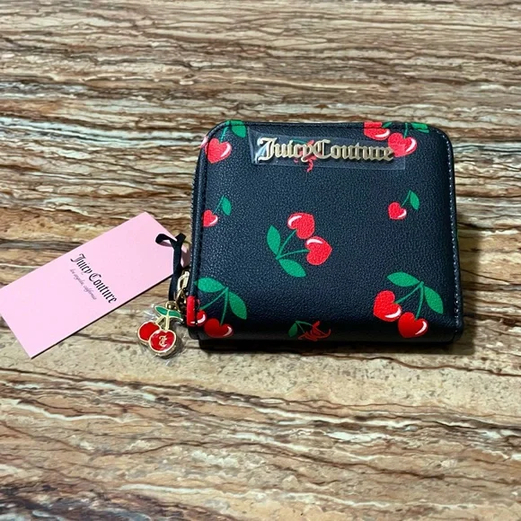 Juicy Couture - Picture 1 of 7